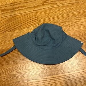 12-24 month hat (little planet by carters)